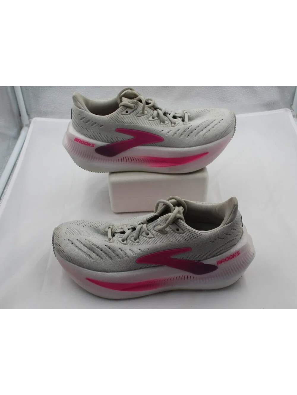 Brooks Glycerin Max 2 Women’s Size 8 Cushion Road Running Shoes Oyster Pink